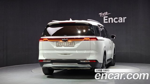 Kia Canival 2023 — photo 4