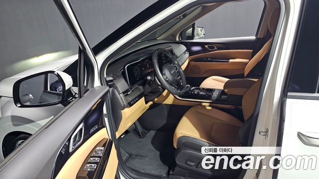 Kia Canival 2023 — photo 10