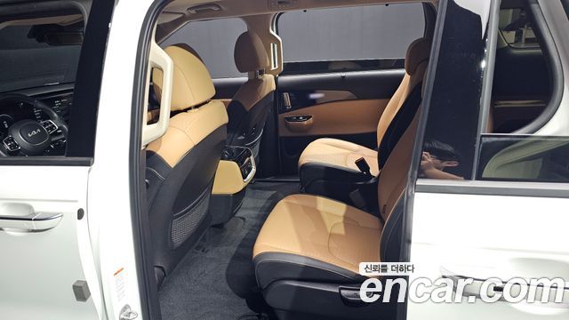 Kia Canival 2023 — photo 11