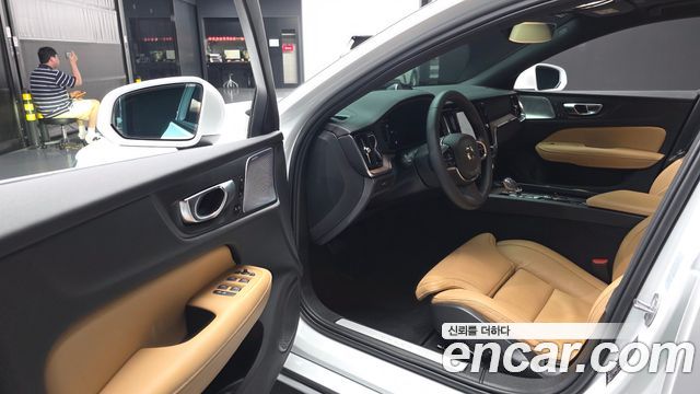 Volvo S60 2024 — photo 13