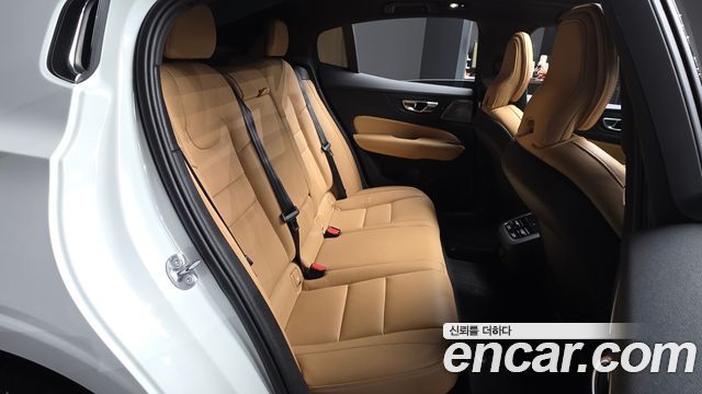 Volvo S60 2024 — photo 18
