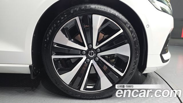 Volvo S60 2024 — photo 7