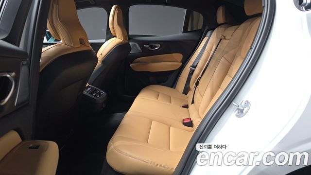 Volvo S60 2024 — photo 16