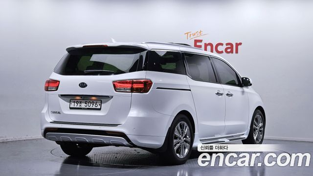 Kia Canival 2018 — photo 2