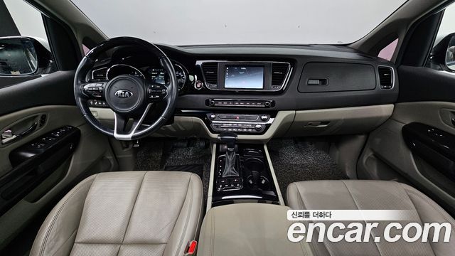 Kia Canival 2018 — photo 7