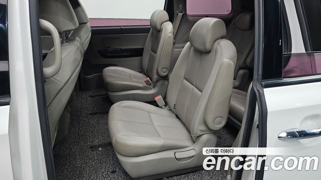 Kia Canival 2018 — photo 11