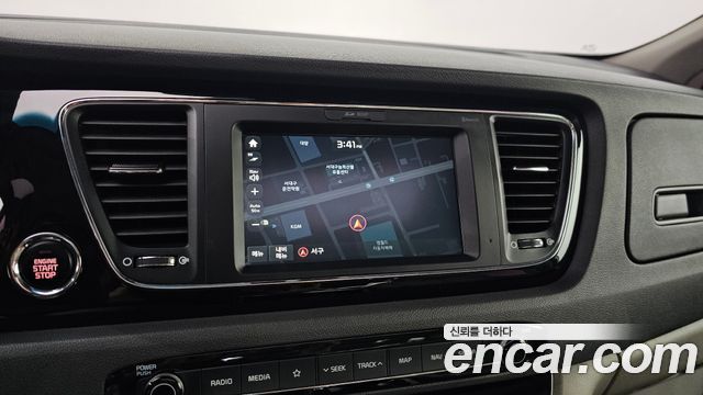 Kia Canival 2018 — photo 13