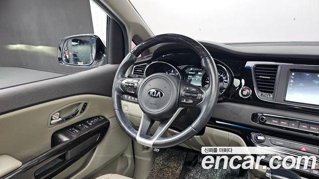 Kia Canival 2018 — photo 14