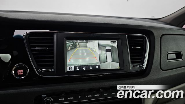 Kia Canival 2018 — photo 16