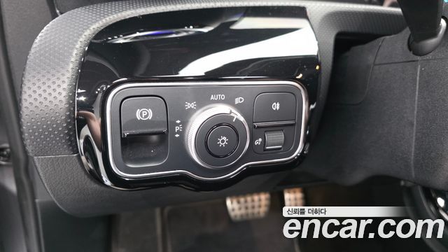 Mercedes-Benz A-Class 2023 — photo 19
