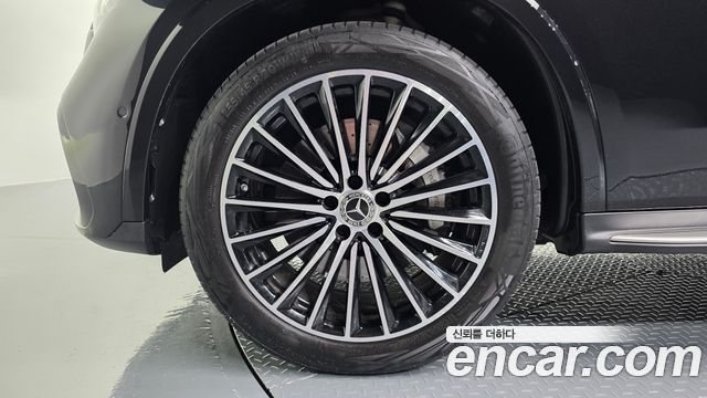 Mercedes-Benz GLC-Class 2025 — photo 5