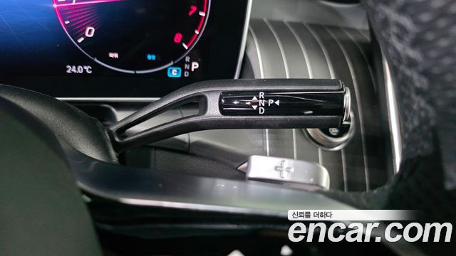 Mercedes-Benz GLC-Class 2025 — photo 12