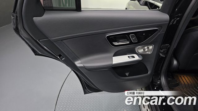 Mercedes-Benz GLC-Class 2025 — photo 15