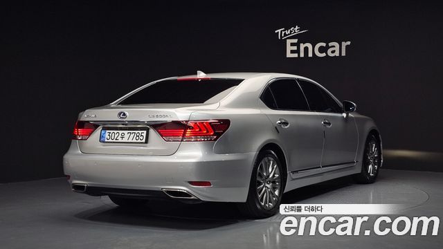 Lexus LS 2014 — photo 2