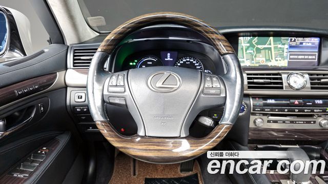 Lexus LS 2014 — photo 12