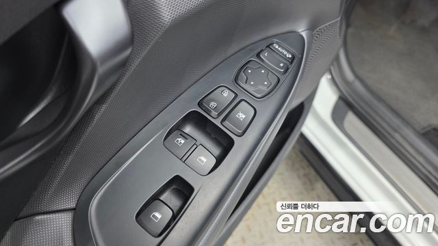 Hyundai Veloster 2019 — photo 12