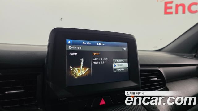 Hyundai Veloster 2019 — photo 18