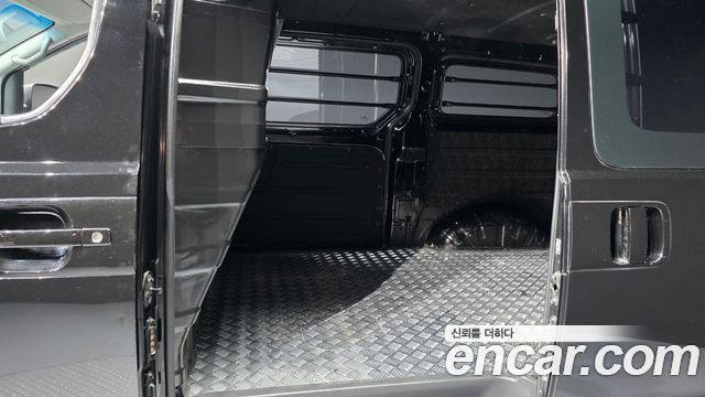 Hyundai Starex 2020 — photo 17