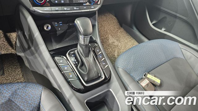 Hyundai Ioniq 2018 — photo 12