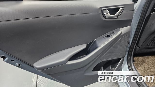 Hyundai Ioniq 2018 — photo 15