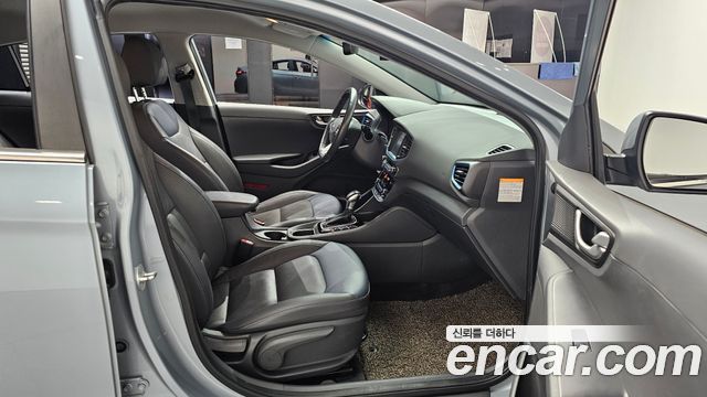 Hyundai Ioniq 2018 — photo 16