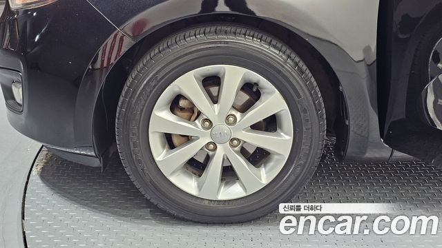 Kia pride 2014 — photo 5