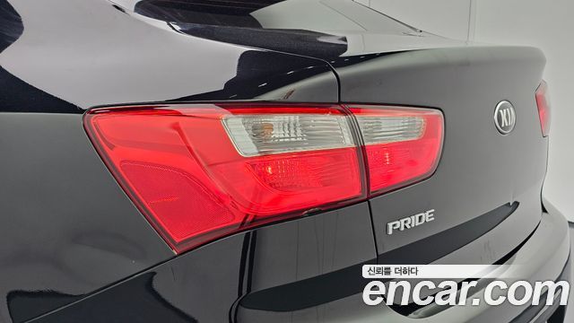 Kia pride 2014 — photo 9
