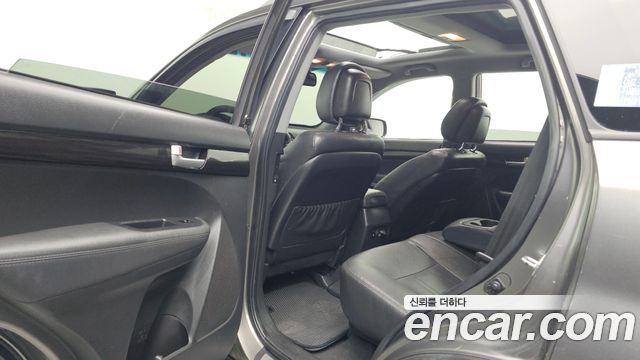Kia Sorento 2012 — photo 11