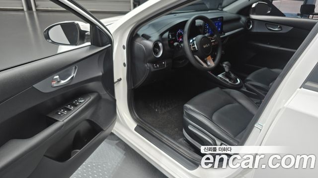 Kia K3 2022 — photo 13
