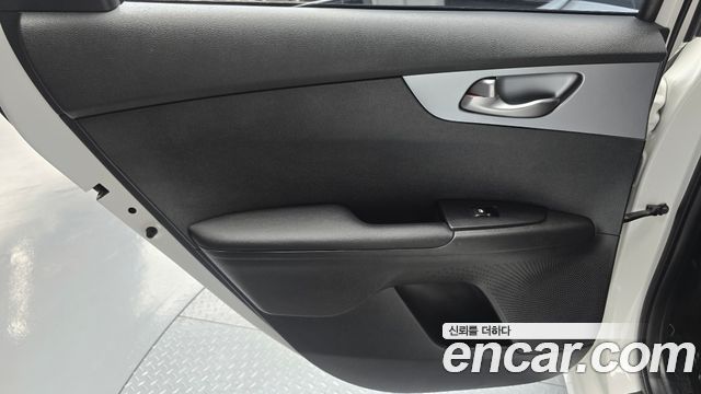 Kia K3 2022 — photo 15