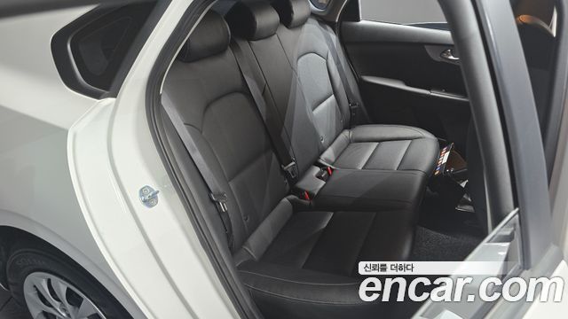 Kia K3 2022 — photo 16