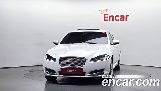 Jaguar XF 2012 — photo 3