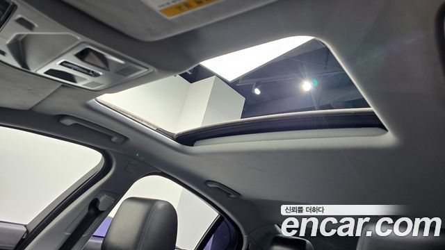 Jaguar XF 2012 — photo 17