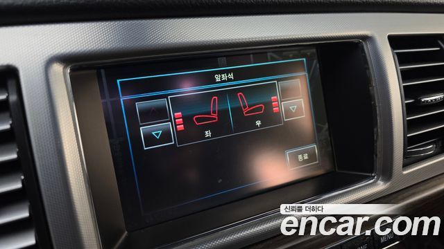 Jaguar XF 2012 — photo 20