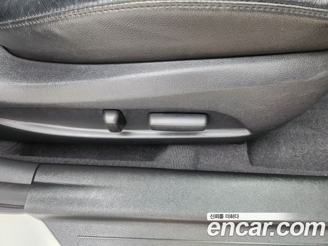Hyundai Sonata 2012 — photo 17