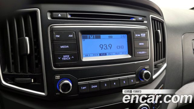 Hyundai Starex 2018 — photo 17