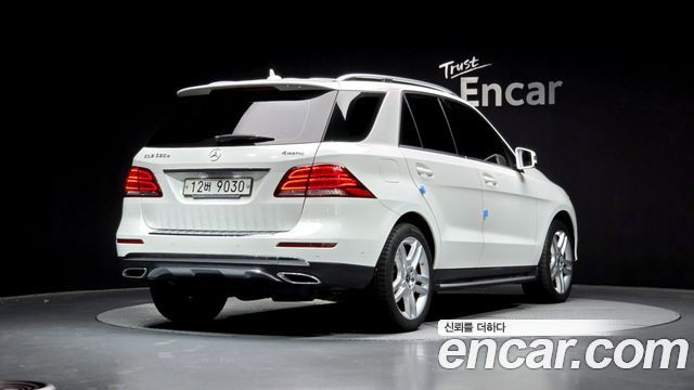 Mercedes-Benz GLE-Class 2018 — photo 2