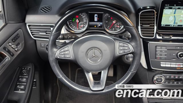 Mercedes-Benz GLE-Class 2018 — photo 13