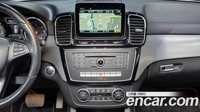 Mercedes-Benz GLE-Class 2018 — photo 14