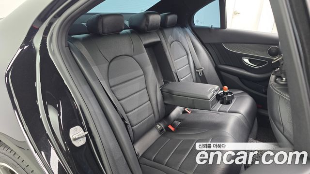 Mercedes-Benz C-Class 2018 — photo 12