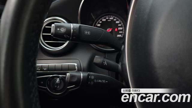 Mercedes-Benz C-Class 2018 — photo 18