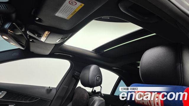 Mercedes-Benz C-Class 2018 — photo 19