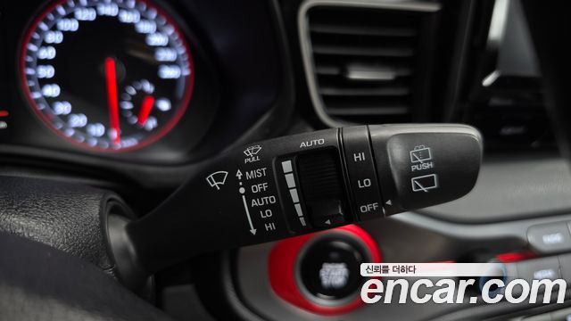 Hyundai Veloster 2018 — photo 17