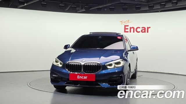 BMW 1-Series 2023 — photo 3