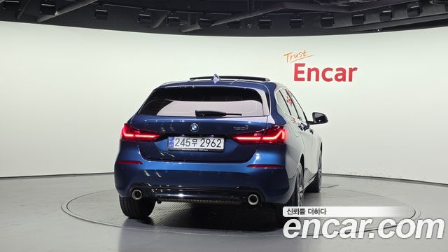 BMW 1-Series 2023 — photo 4