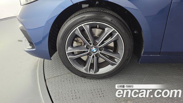 BMW 1-Series 2023 — photo 5