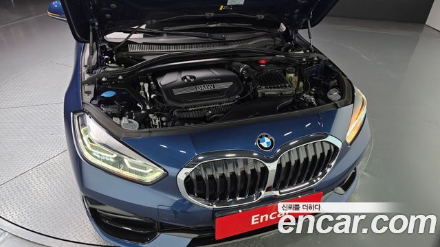 BMW 1-Series 2023 — photo 6