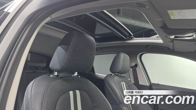 BMW 1-Series 2023 — photo 23