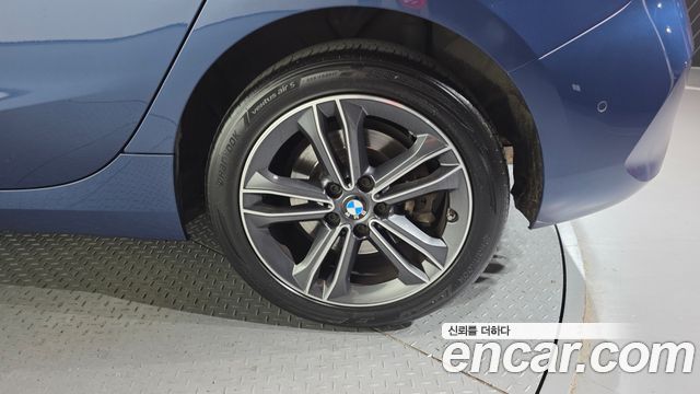 BMW 1-Series 2023 — photo 7