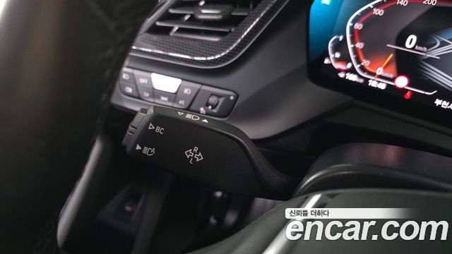 BMW 1-Series 2023 — photo 28